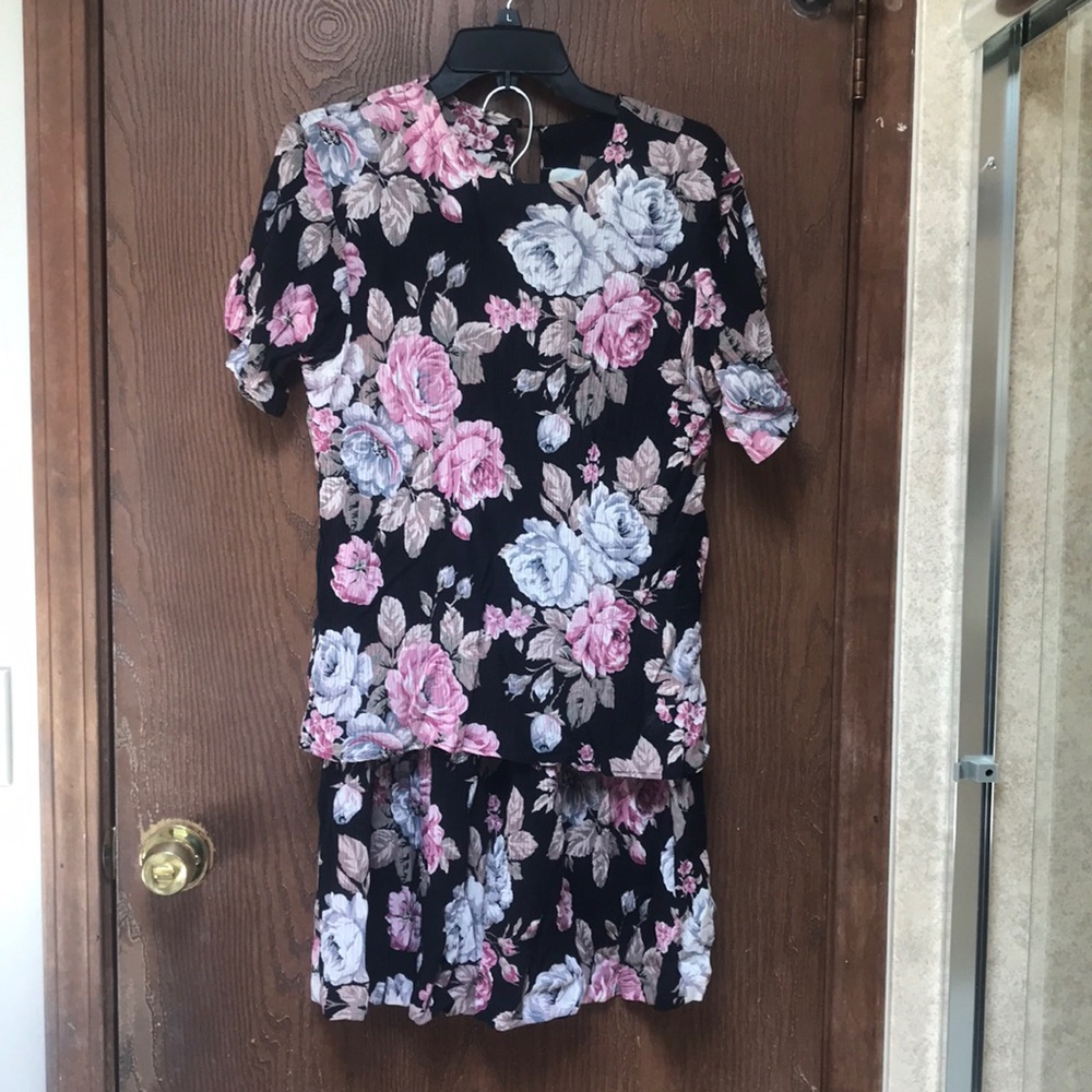 Flowered top and midi skirt